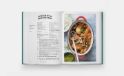 Buchcover und Innenansicht für das Buch: One Pot: 100 Simple Recipes to Cook Together (2025)