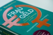 Buchcover und Innenansicht für das Buch: Frau und Geld