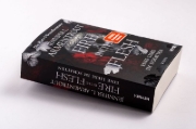 Buchcover und Innenansicht für das Buch: A Fire in the Flesh - Flesh and Fire Book 3