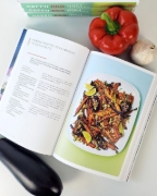 Buchcover und Innenansicht für das Buch: Green BBQ: Vegan & vegetarisch