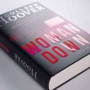 Buchcover und Innenansicht für das Buch: Woman Down