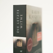 Buchcover und Innenansicht für das Buch: Last Widow, The