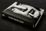 Buchcover und Innenansicht für das Buch: Helmut Newton. Legacy