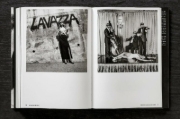 Buchcover und Innenansicht für das Buch: Helmut Newton. Legacy