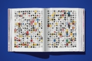 Buchcover und Innenansicht für das Buch: On NFTs