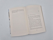 Buchcover und Innenansicht für das Buch: Und vor uns die ganze Welt