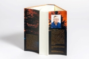 Buchcover und Innenansicht für das Buch: Never Flinch