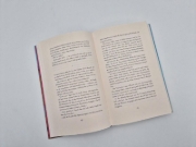 Buchcover und Innenansicht für das Buch: The Friday Bookshop