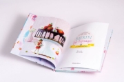 Buchcover und Innenansicht für das Buch: Backen für Teenager - verrückt & einfach