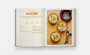 Buchcover und Innenansicht für das Buch: Classic Indian Recipes