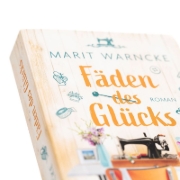 Buchcover und Innenansicht für das Buch: Fäden des Glücks