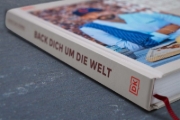 Buchcover und Innenansicht für das Buch: Back dich um die Welt