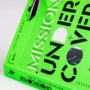 Buchcover und Innenansicht für das Buch: Mission Undercover 2: Gefährliche Jagd