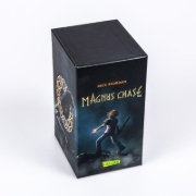 Buchcover und Innenansicht für das Buch: Magnus Chase: Magnus-Chase-Schuber (3 Bände im Taschenbuch-Schuber)