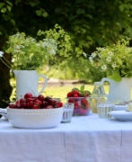 Buchcover und Innenansicht für das Buch: Frühlingsduft und Sommerglück: Naturnahe Deko-Ideen und DIYs mit nordischem Flair