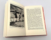 Buchcover und Innenansicht für das Buch: De Dagboeken van Anne Frank