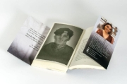 Buchcover und Innenansicht für das Buch: Bulletproof