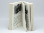 Buchcover und Innenansicht für das Buch: Becoming Myself. A Psychiatrist's Memoir.