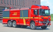 Buchcover und Innenansicht für das Buch: Jahrbuch Feuerwehrfahrzeuge 2026
