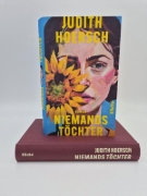 Buchcover und Innenansicht für das Buch: Niemands Töchter