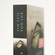 Buchcover und Innenansicht für das Buch: Pieces Of Her