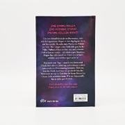 Buchcover und Innenansicht für das Buch: Saint (from anthology One more step) / The Dress (from anthology Two more days)