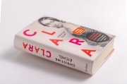 Buchcover und Innenansicht für das Buch: Clara