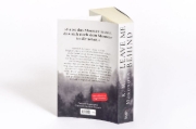 Buchcover und Innenansicht für das Buch: Leave Me Behind