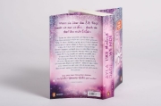 Buchcover und Innenansicht für das Buch: Like Shadows We Hide