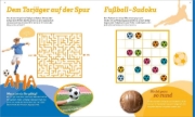 Buchcover und Innenansicht für das Buch: WAS IST WAS Rätseln und Stickern: Fußball
