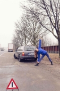 Buchcover und Innenansicht für das Buch: Yoga while you wait