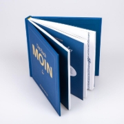 Buchcover und Innenansicht für das Buch: Das Buch MOIN - Na denn man tau