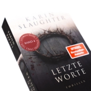Buchcover und Innenansicht für das Buch: Broken
