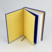 Buchcover und Innenansicht für das Buch: 365 gute Gedanken für dich
