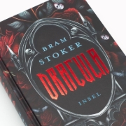 Buchcover und Innenansicht für das Buch: Dracula