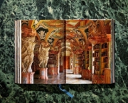 Buchcover und Innenansicht für das Buch: Massimo Listri. The World's Most Beautiful Libraries