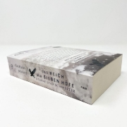 Buchcover und Innenansicht für das Buch: A Court of Wings and Ruin