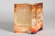 Buchcover und Innenansicht für das Buch: Like Fire We Burn