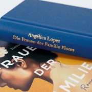 Buchcover und Innenansicht für das Buch: A maldição das flores