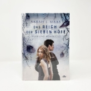 Buchcover und Innenansicht für das Buch: A Court of Frost and Starlight