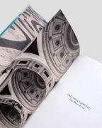 Buchcover und Innenansicht für das Buch: The Gallery