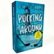 Buchcover und Innenansicht für das Buch: Pucking Around