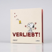 Buchcover und Innenansicht für das Buch: Peanuts Geschenkbuch: Verliebt!