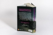 Buchcover und Innenansicht für das Buch: The wrong sister