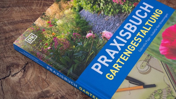 Buchcover und Innenansicht für das Buch: Praxisbuch Gartengestaltung