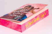 Buchcover und Innenansicht für das Buch: Not another Love Song