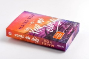 Buchcover und Innenansicht für das Buch: Keep Me Close