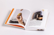 Buchcover und Innenansicht für das Buch: Poppy Cooks: The Actually Delicious Air Fryer Cookbook