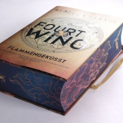 Buchcover und Innenansicht für das Buch: Fourth Wing (The Empyrean 1)