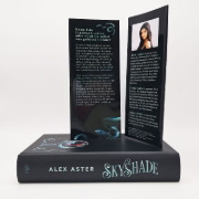 Buchcover und Innenansicht für das Buch: Skyshade